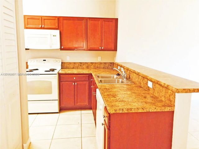 5 of 32 - 2884 Se 2nd Drive #2, Homestead, FL