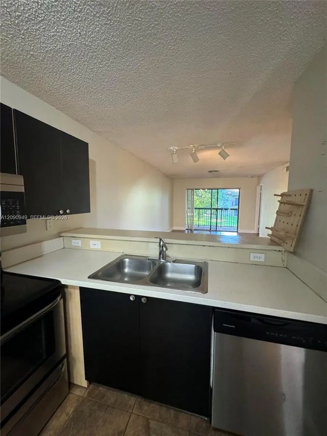4 of 17 - 9969 Nob Hill Court #9969, Sunrise, FL