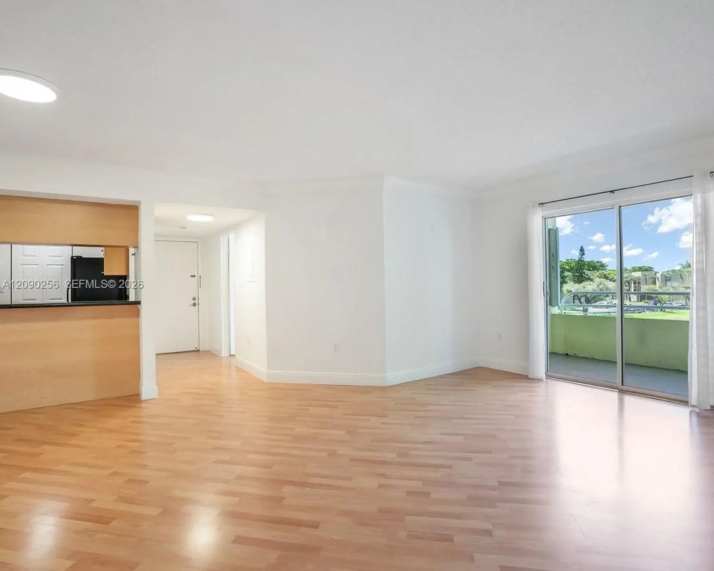 10765 Sw 108th Avenue #305, Miami