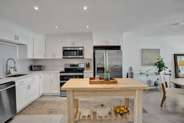 4 of 32 - 3209 Ne 36th Street #3c, Fort Lauderdale, FL