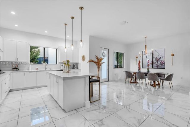 4363 Nw 81st Avenue, Doral