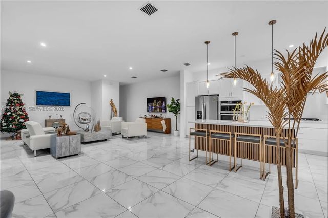 2 of 54 - 4363 Nw 81st Avenue, Doral, FL