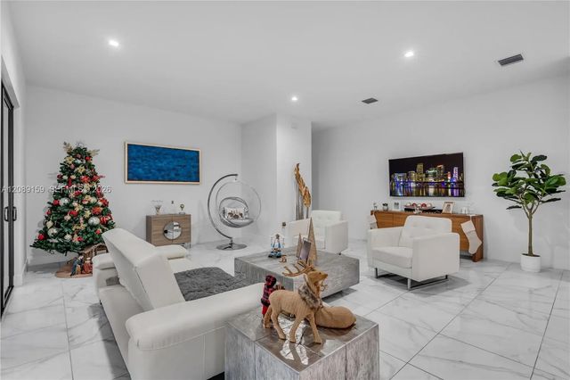 3 of 54 - 4363 Nw 81st Avenue, Doral, FL