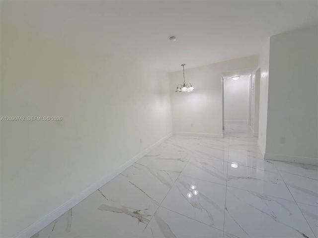 3 of 21 - 536 Euclid Avenue #9, Miami Beach, FL