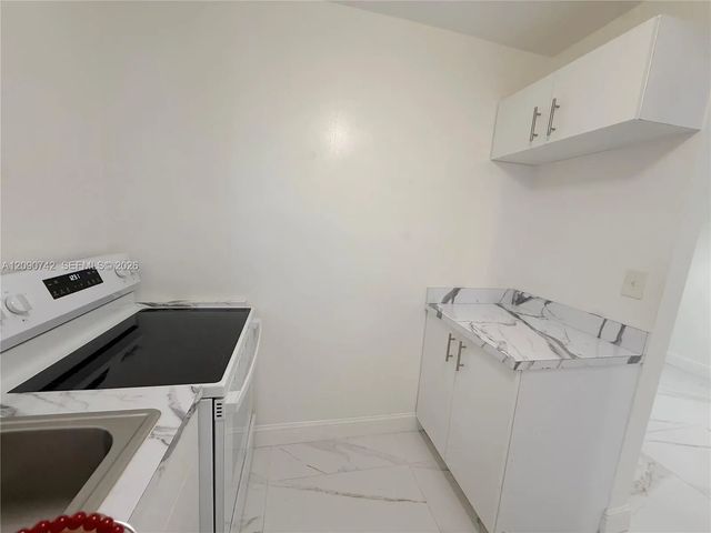 5 of 21 - 536 Euclid Avenue #9, Miami Beach, FL