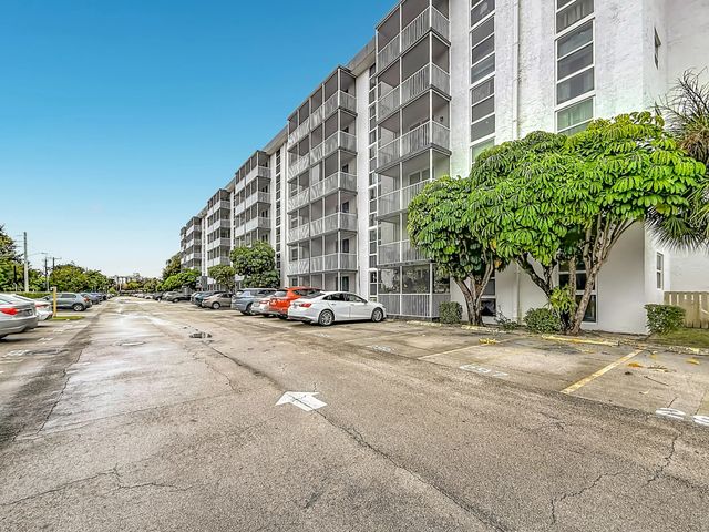 3 of 25 - 16851 Ne 23rd Avenue #a608, North Miami Beach, FL