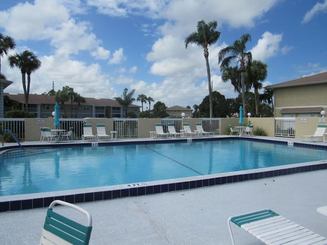 5 of 17 - 1537 Se Royal Green Circle #202, Port St. Lucie, FL