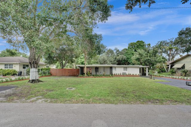 2 of 72 - 5073 Sw 28th Avenue, Dania Beach, FL
