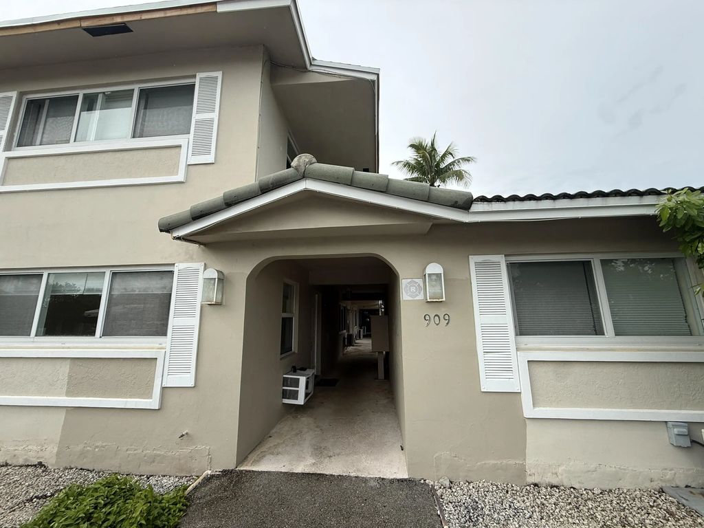 909 Se 14th Court #2, Fort Lauderdale