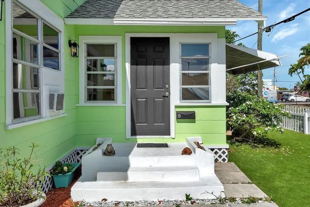 713 10th Avenue N, Lake Worth Beach