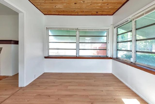 4 of 31 - 713 10th Avenue N, Lake Worth Beach, FL