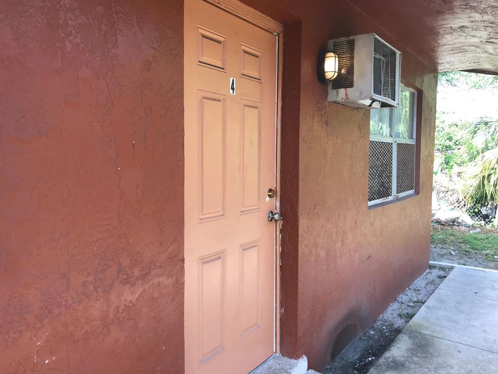 827 Nw 10th Terrace, Fort Lauderdale