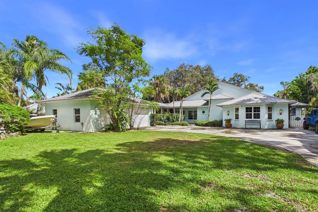 3679 Sw Saint Lucie Shores Drive, Palm City