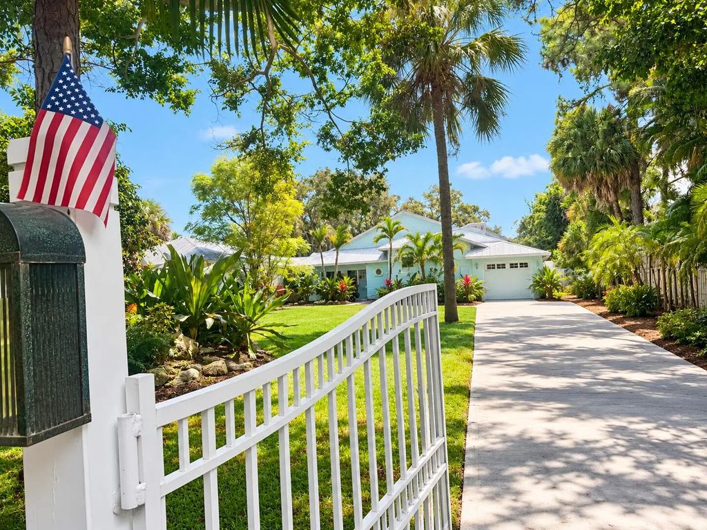 3679 Sw Saint Lucie Shores Drive, Palm City