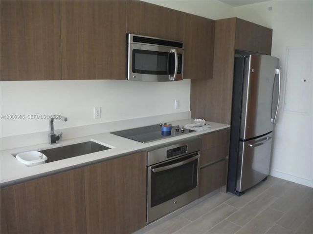 5 of 14 - 1600 Sw 1st Avenue #811, Miami, FL