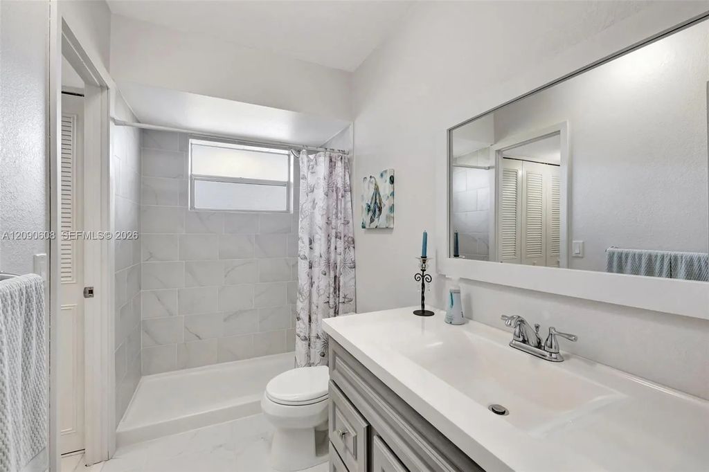 5002 Nw 35th Street #306, Lauderdale Lakes