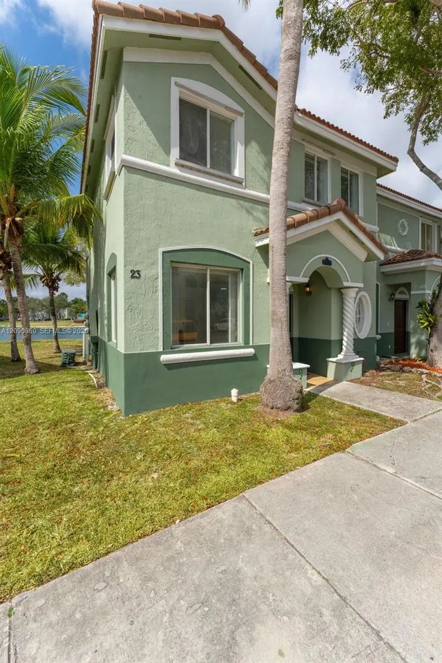 3 of 49 - 2712 Se 15th Place, Homestead, FL