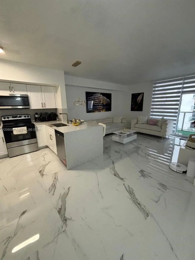 5077 Nw 7th Street #912, Miami