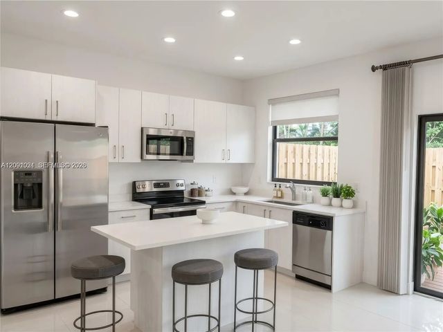 5 of 7 - 12525 Nw 23rd Place, Miami, FL