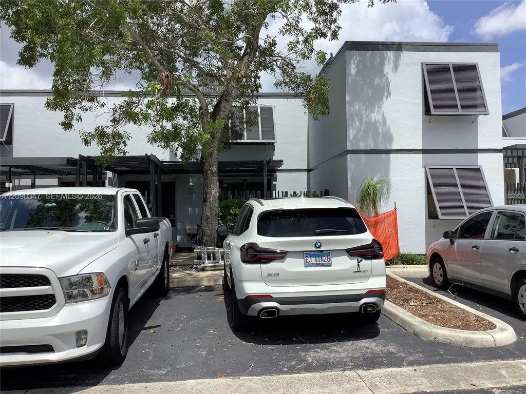 12317 Nw 11th Street, Pembroke Pines