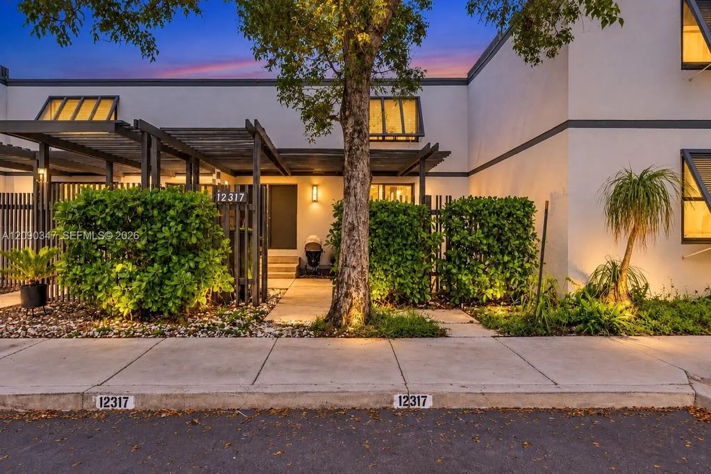 12317 Nw 11th Street, Pembroke Pines