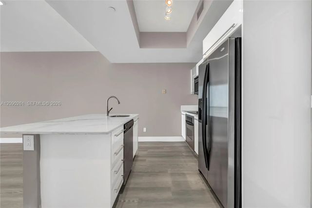 2 of 32 - 888 Biscayne Boulevard #1710, Miami, FL