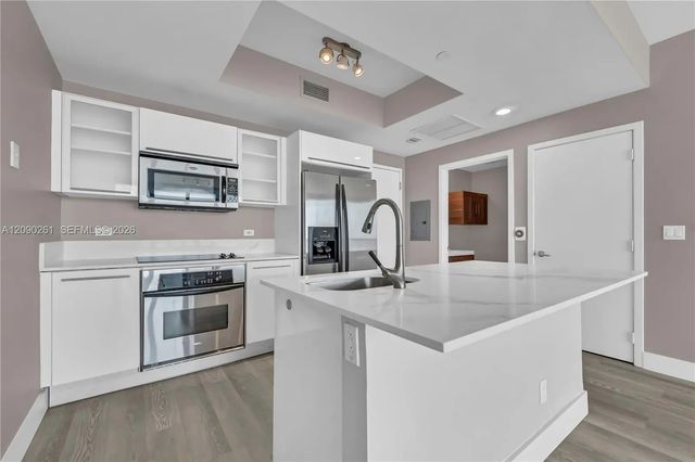 4 of 32 - 888 Biscayne Boulevard #1710, Miami, FL