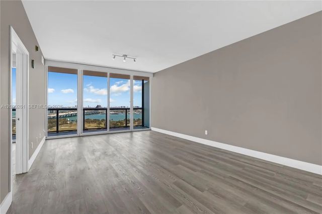 5 of 32 - 888 Biscayne Boulevard #1710, Miami, FL