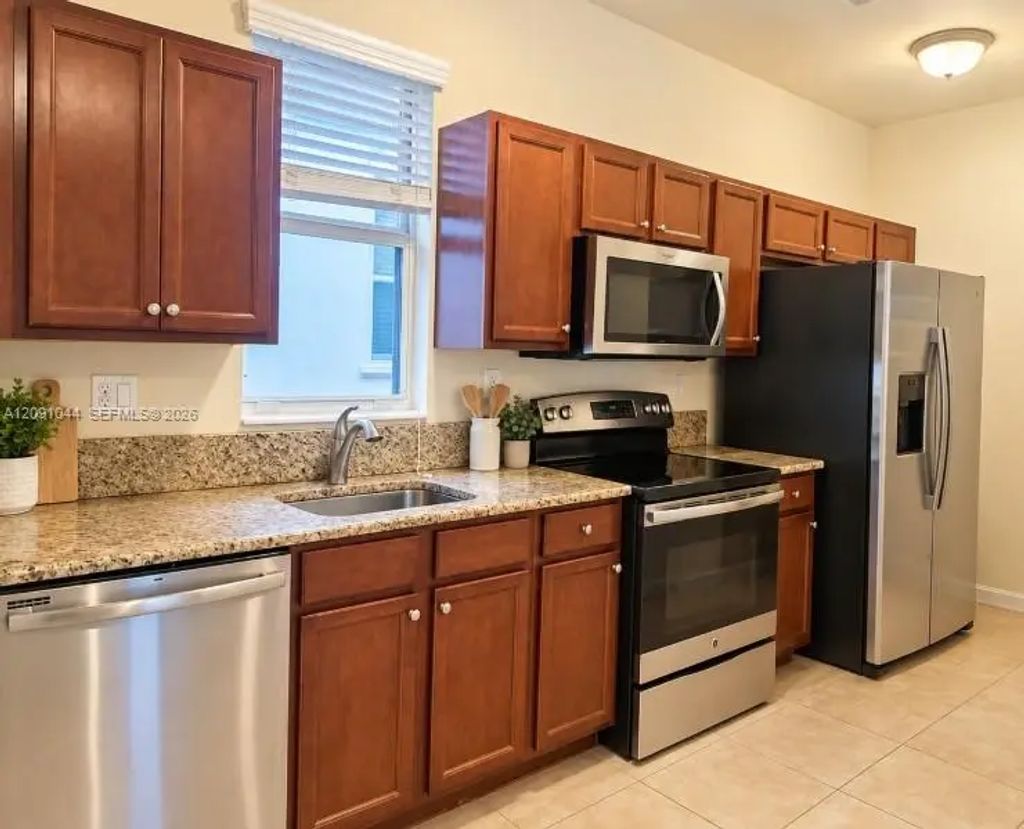 9532 Sw 169th Place, Miami