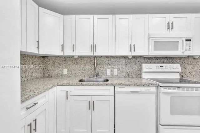 4 of 31 - 20400 W Country Club Drive #315, Aventura, FL