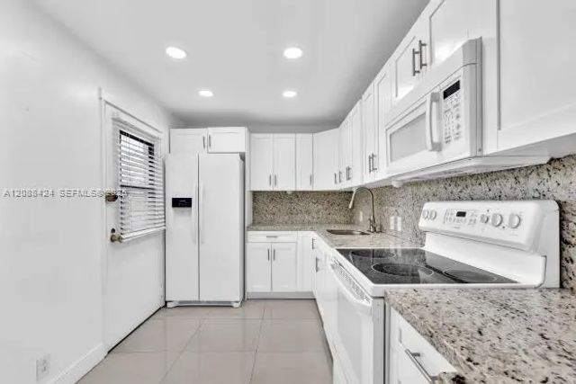 5 of 31 - 20400 W Country Club Drive #315, Aventura, FL