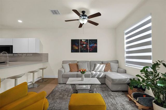 4 of 33 - 9255 W 33rd Lane #9255, Hialeah, FL