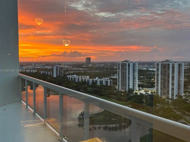2 of 39 - 20185 E Country Club Drive #ts-7, Aventura, FL