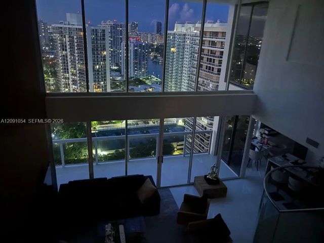 3 of 39 - 20185 E Country Club Drive #ts-7, Aventura, FL