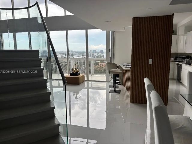 4 of 39 - 20185 E Country Club Drive #ts-7, Aventura, FL