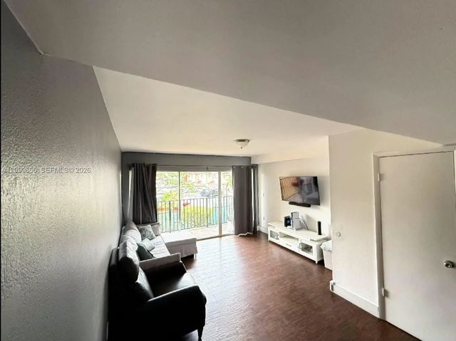 4 of 12 - 231 Nw 109th Avenue #209, Miami, FL