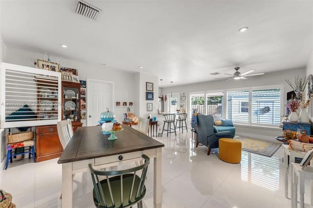 4 of 40 - 6891 Sw 48th Terrace, Miami, FL
