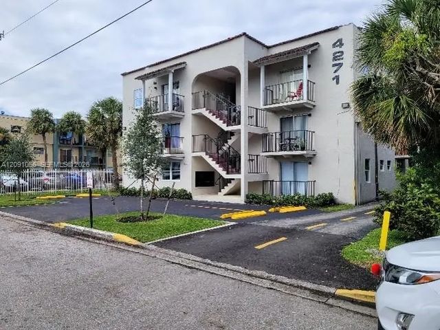 2 of 20 - 4271 S Tamiami Canal Drive, Miami, FL
