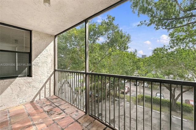 2 of 8 - 6800 Cypress Road #411, Plantation, FL