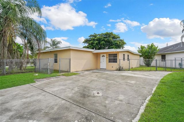5618 Cinnamon Drive, West Palm Beach