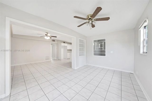 3 of 32 - 5618 Cinnamon Drive, West Palm Beach, FL