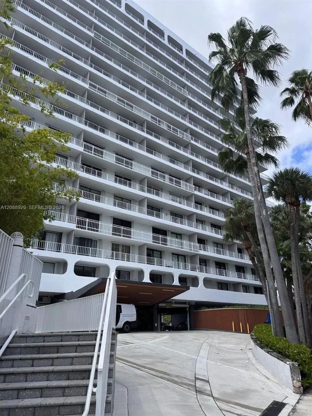 200 Se 15th Road #7d, Miami