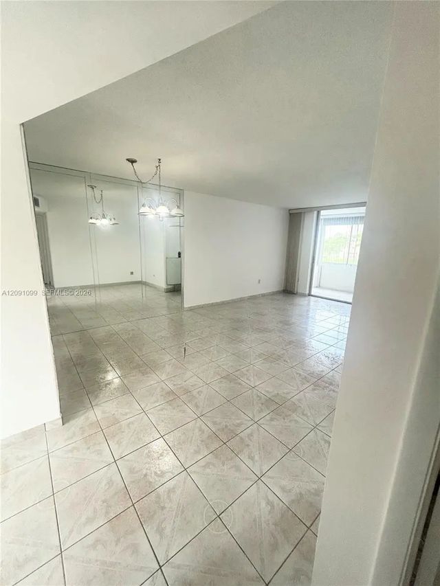 4 of 15 - 8345 Sunrise Lakes Boulevard #210, Sunrise, FL