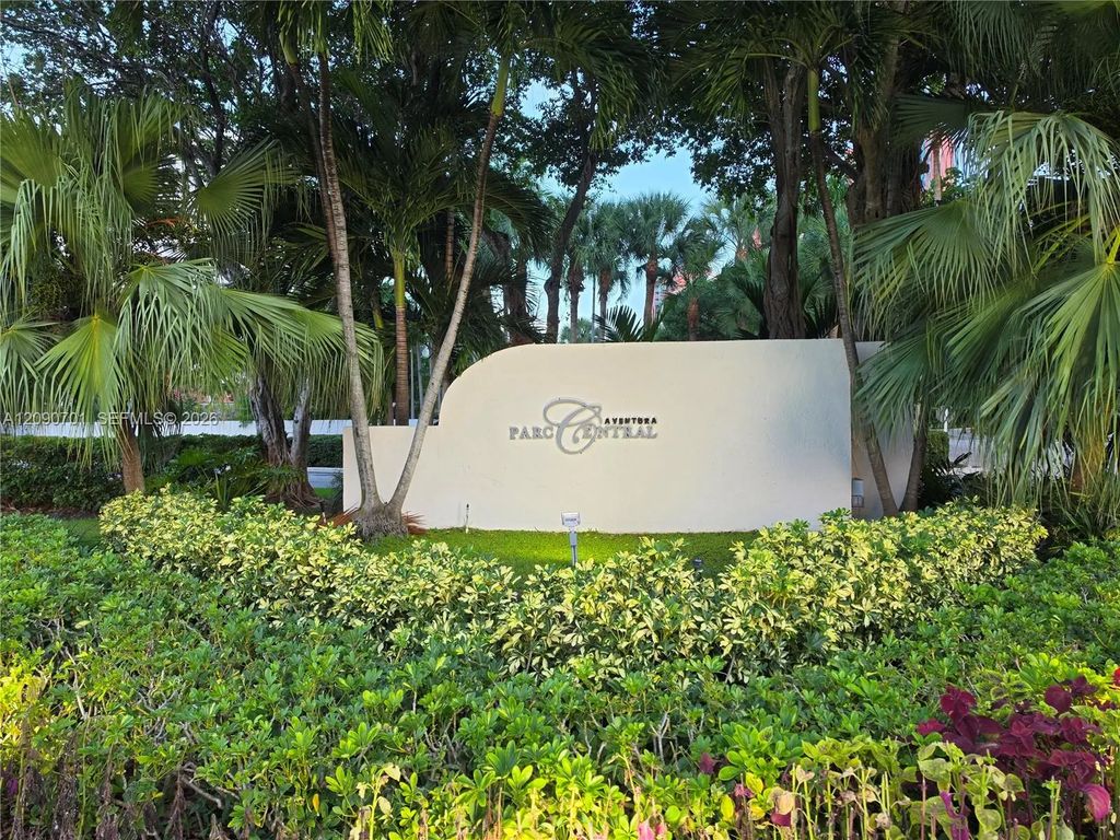 3300 Ne 191st Street #608, Aventura