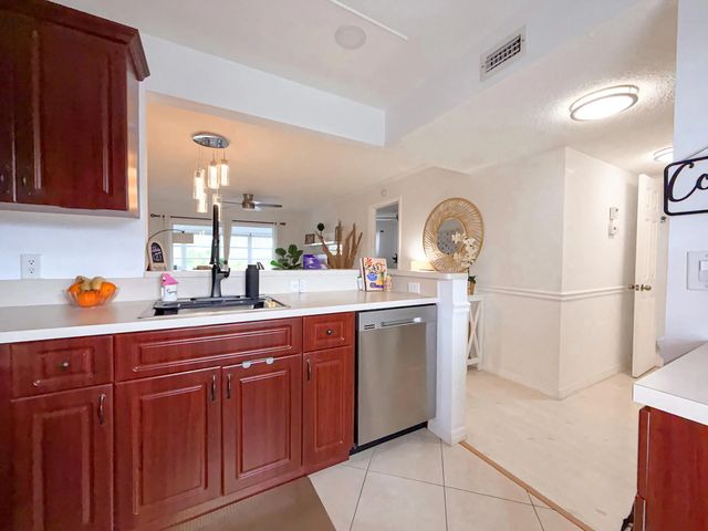 5 of 25 - 5750 Nw 64th Avenue #306, Tamarac, FL