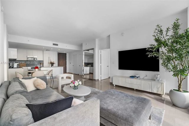 88 Sw 7th Street #809, Miami