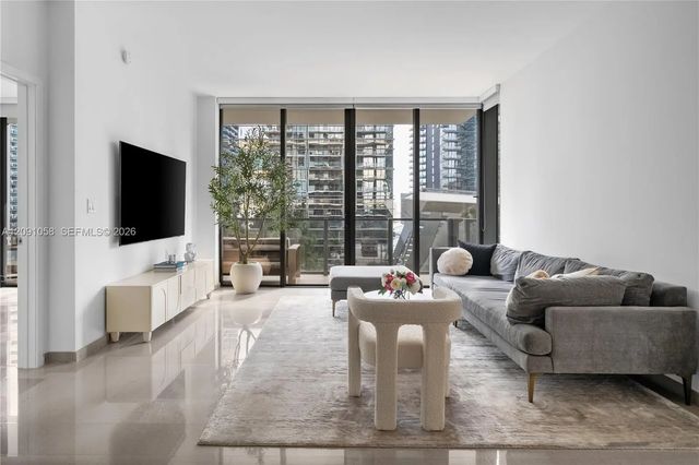 3 of 30 - 88 Sw 7th Street #809, Miami, FL