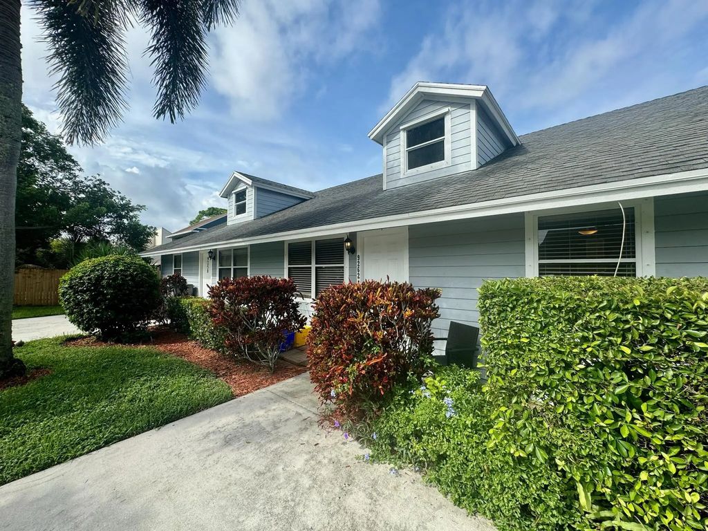 9258 Green Meadows Way, Palm Beach Gardens
