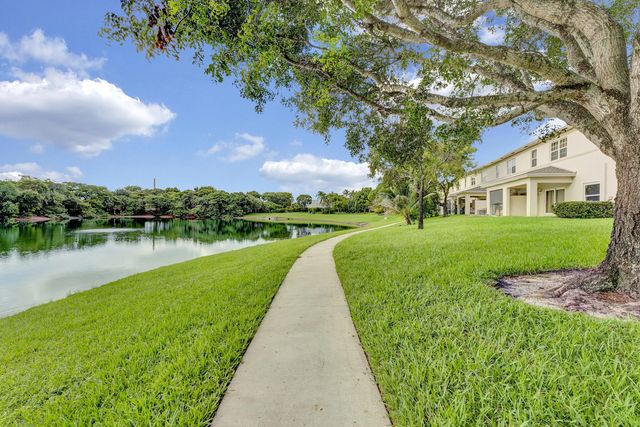 5 of 40 - 310 Spruce Street, Boynton Beach, FL