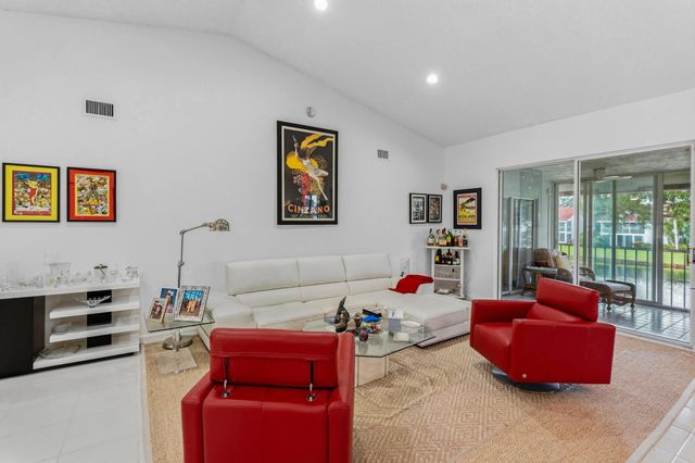 4 of 25 - 7336 Lake Meadow Way #202, Boynton Beach, FL